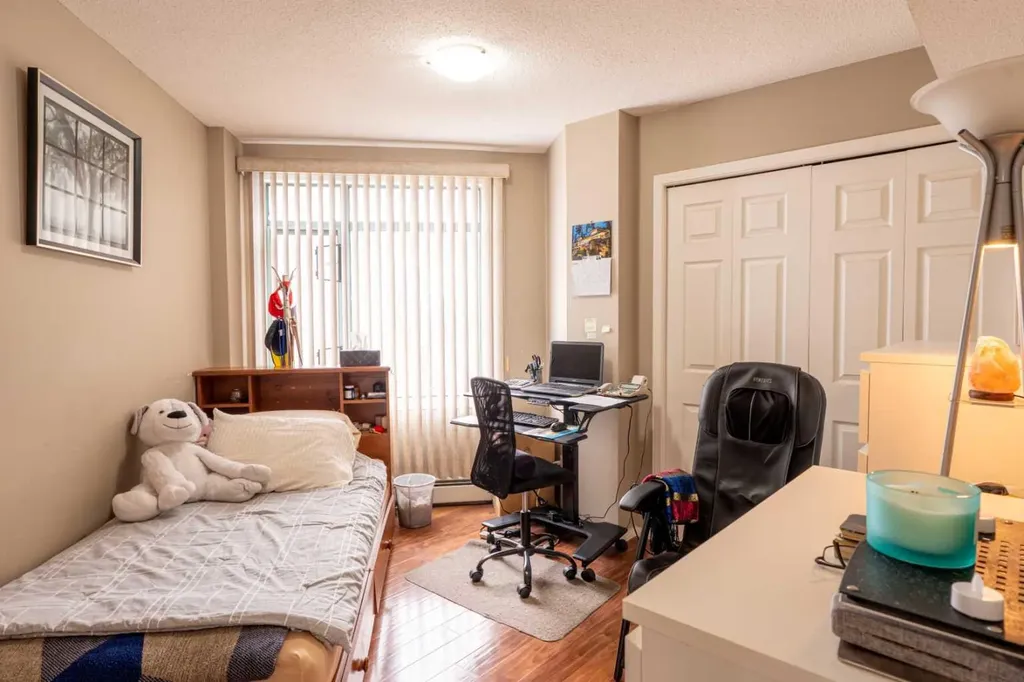 1121 6 Avenue SW Calgary AB T2P 5J4