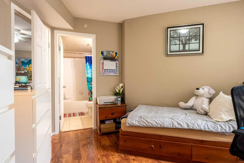 1121 6 Avenue SW Calgary AB T2P 5J4