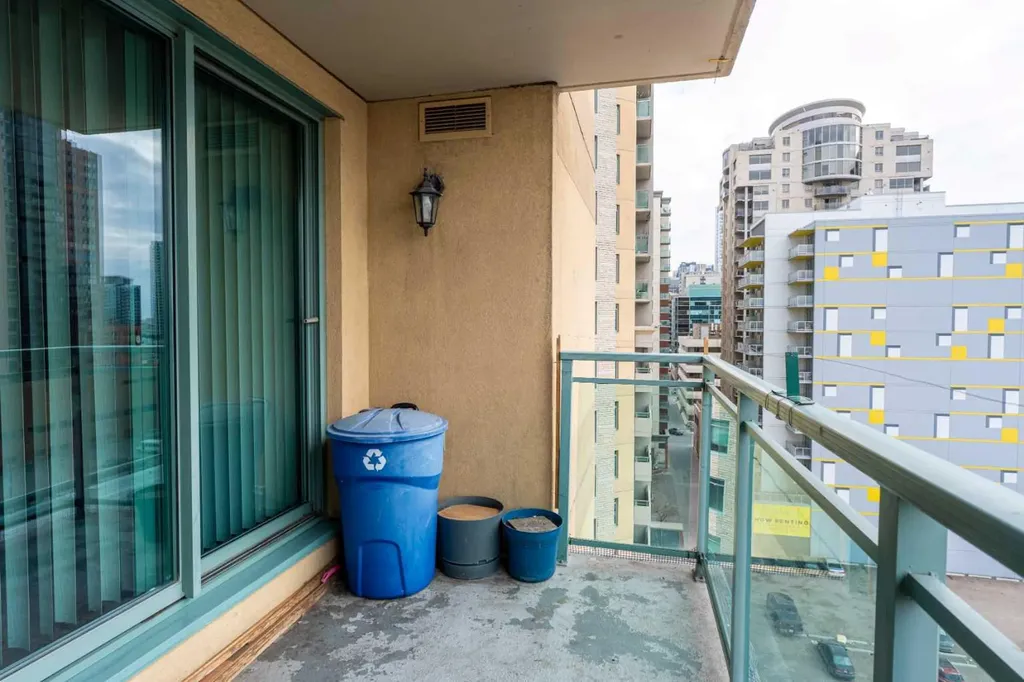 1121 6 Avenue SW Calgary AB T2P 5J4