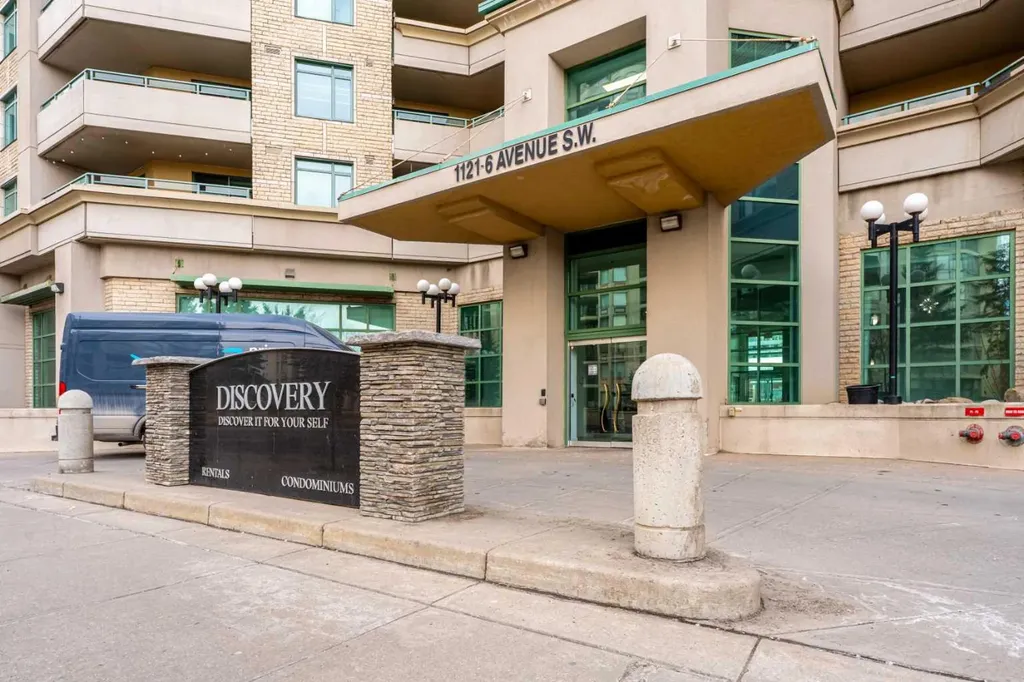 1121 6 Avenue SW Calgary AB T2P 5J4