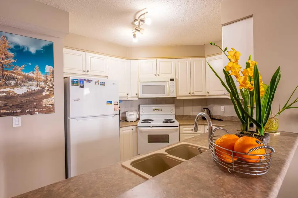 1121 6 Avenue SW Calgary AB T2P 5J4