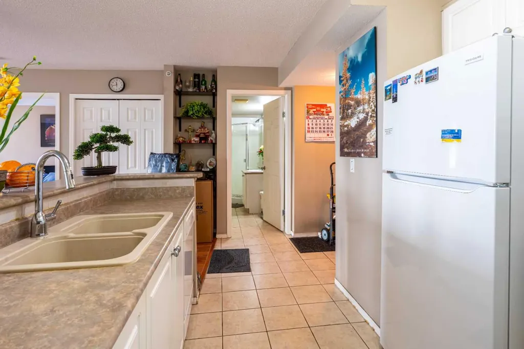 1121 6 Avenue SW Calgary AB T2P 5J4