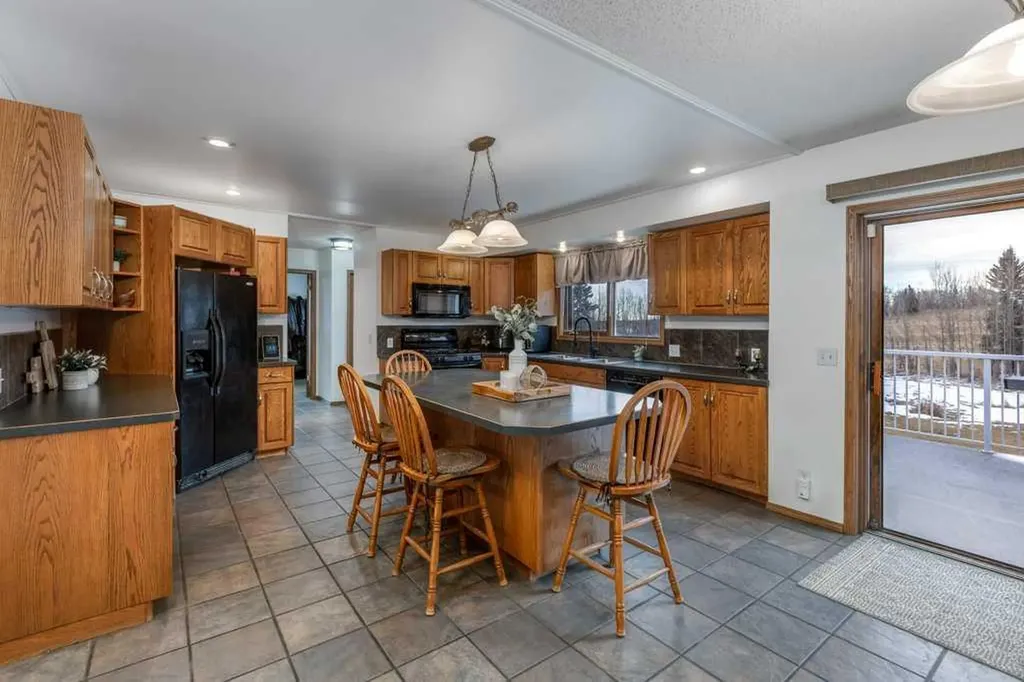 31536 Range Road 61 Rural Mountain View County AB T0M1X0
