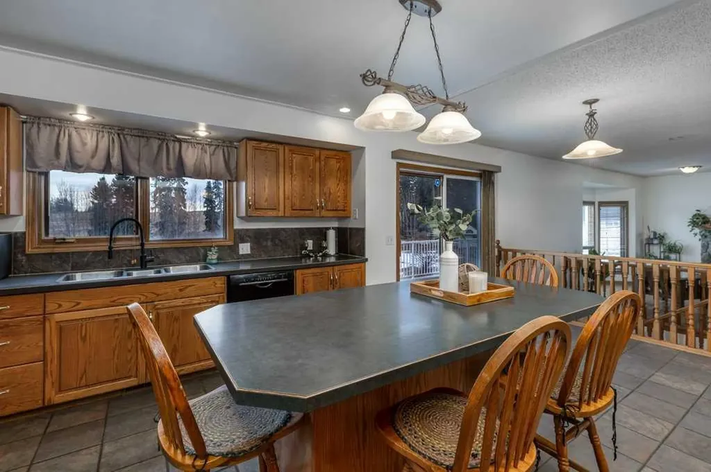 31536 Range Road 61 Rural Mountain View County AB T0M1X0
