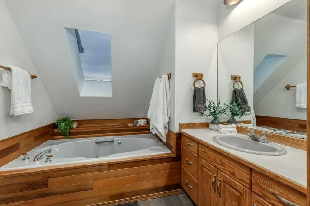 31536 Range Road 61 Rural Mountain View County AB T0M1X0