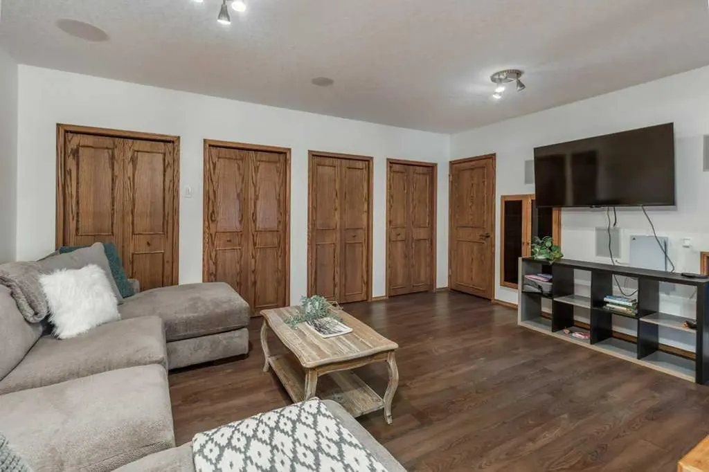 31536 Range Road 61 Rural Mountain View County AB T0M1X0