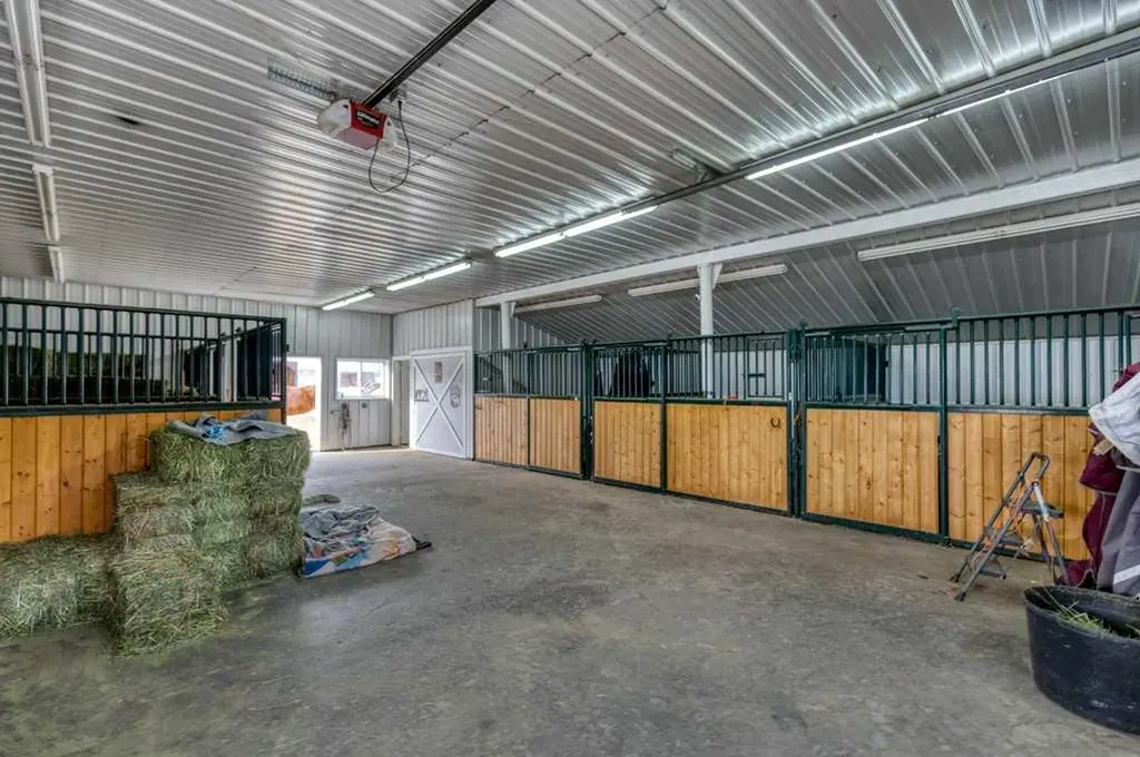 31536 Range Road 61 Rural Mountain View County AB T0M1X0