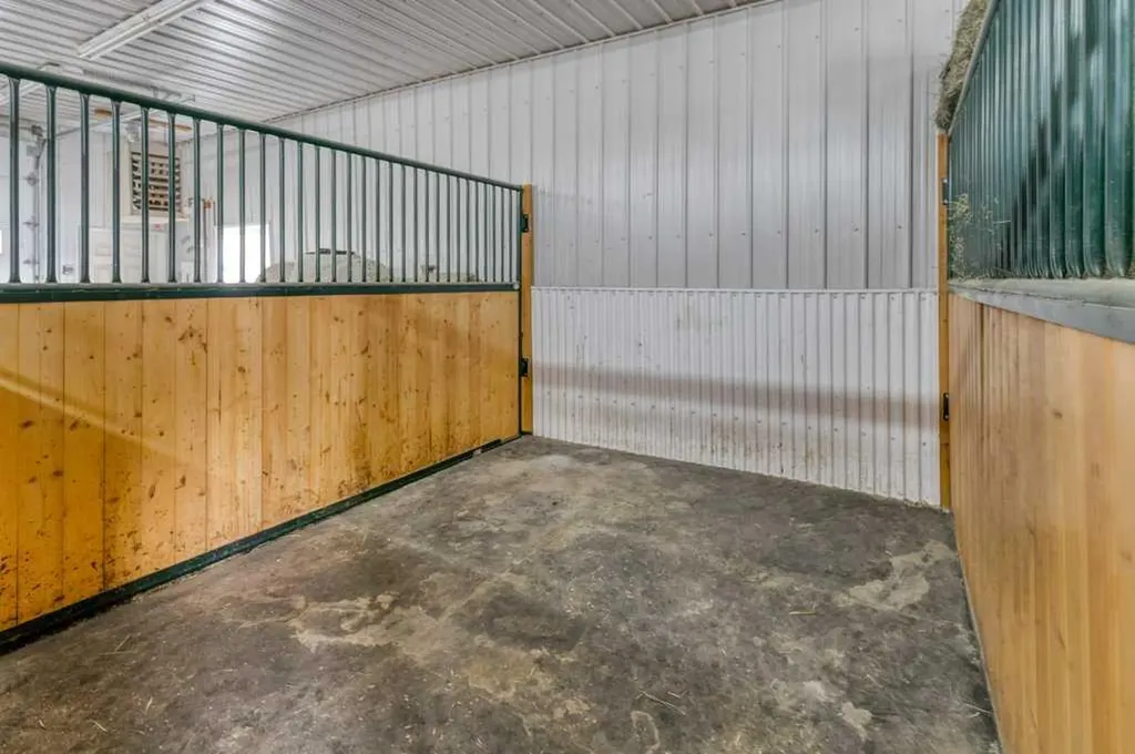 31536 Range Road 61 Rural Mountain View County AB T0M1X0