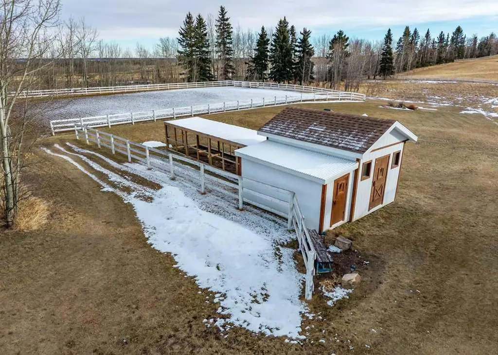 31536 Range Road 61 Rural Mountain View County AB T0M1X0