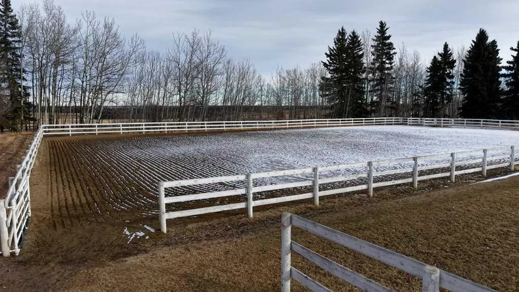 31536 Range Road 61 Rural Mountain View County AB T0M1X0