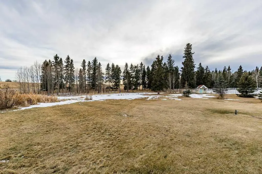 31536 Range Road 61 Rural Mountain View County AB T0M1X0