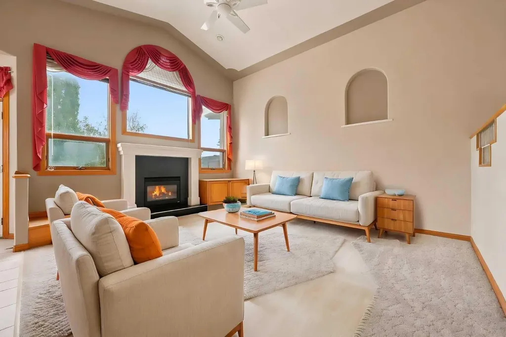 16 Arbour Estates View NW Calgary AB T3G 4E2