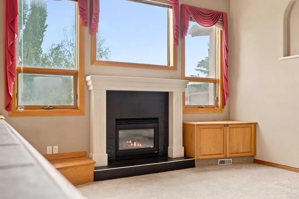16 Arbour Estates View NW Calgary AB T3G 4E2