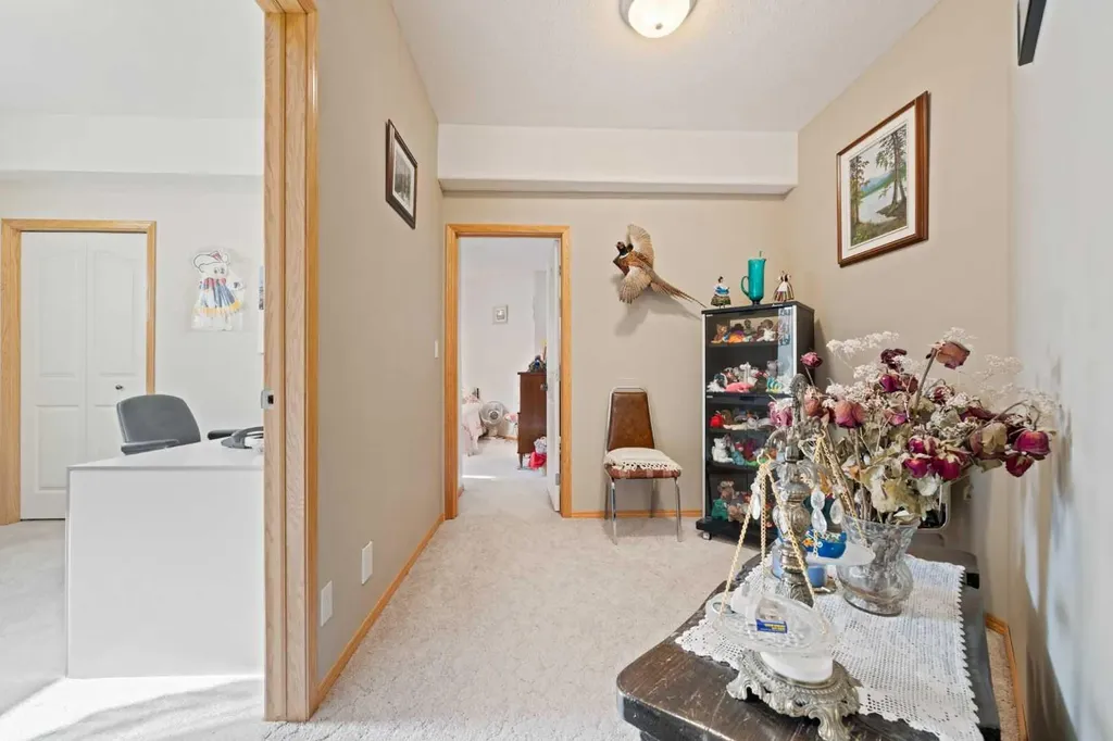 16 Arbour Estates View NW Calgary AB T3G 4E2