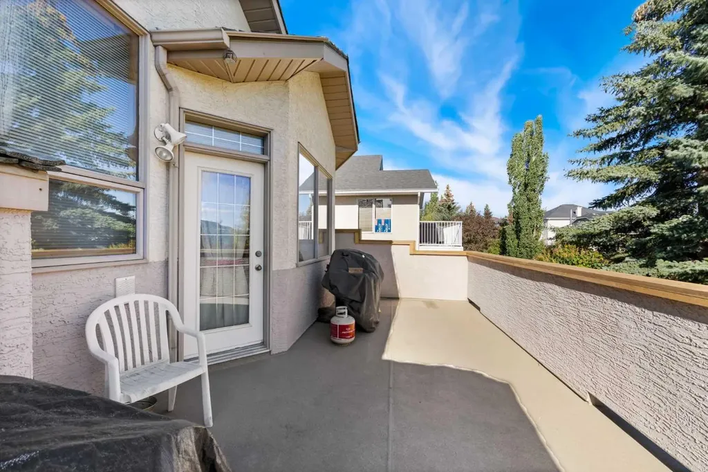 16 Arbour Estates View NW Calgary AB T3G 4E2