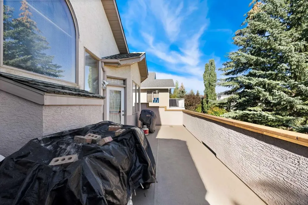 16 Arbour Estates View NW Calgary AB T3G 4E2