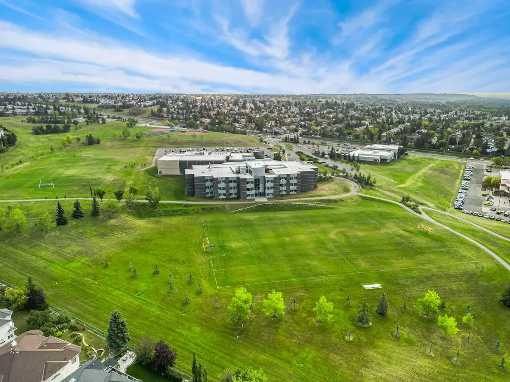 16 Arbour Estates View NW Calgary AB T3G 4E2