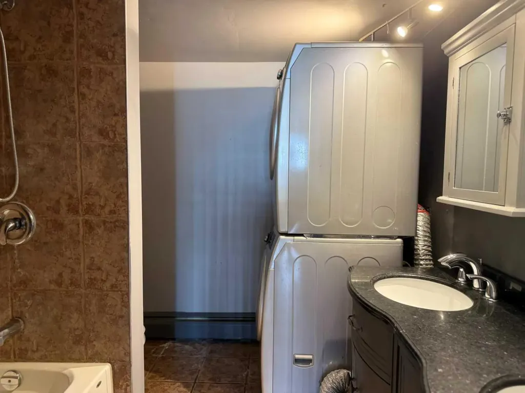 515 17 Avenue SW Calgary AB T2S 0A9