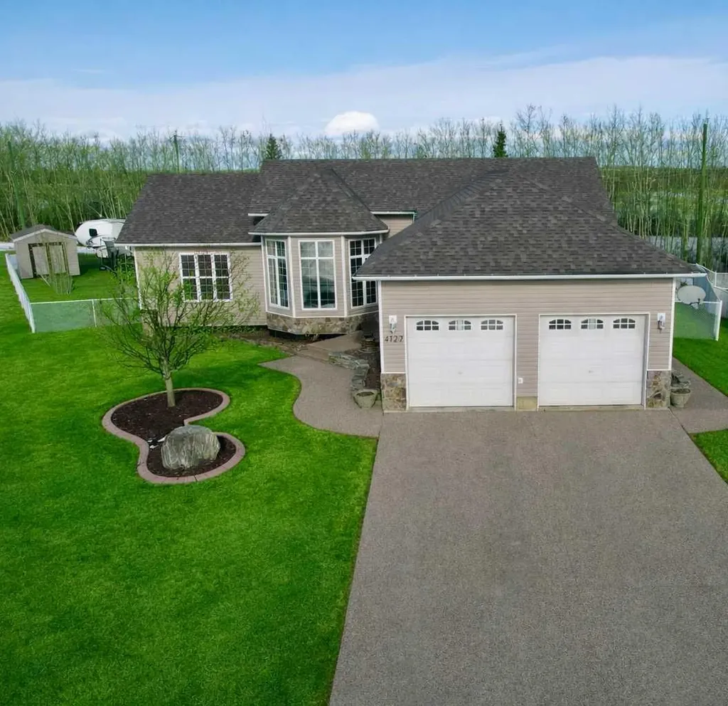 4122 48 Avenue Mayerthorpe AB T0E1N0