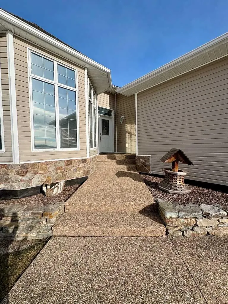4122 48 Avenue Mayerthorpe AB T0E1N0