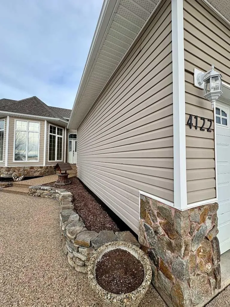 4122 48 Avenue Mayerthorpe AB T0E1N0