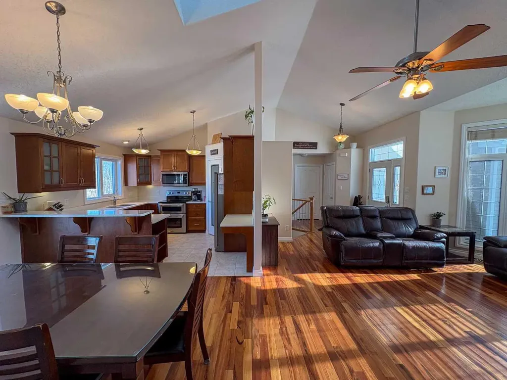 4122 48 Avenue Mayerthorpe AB T0E1N0