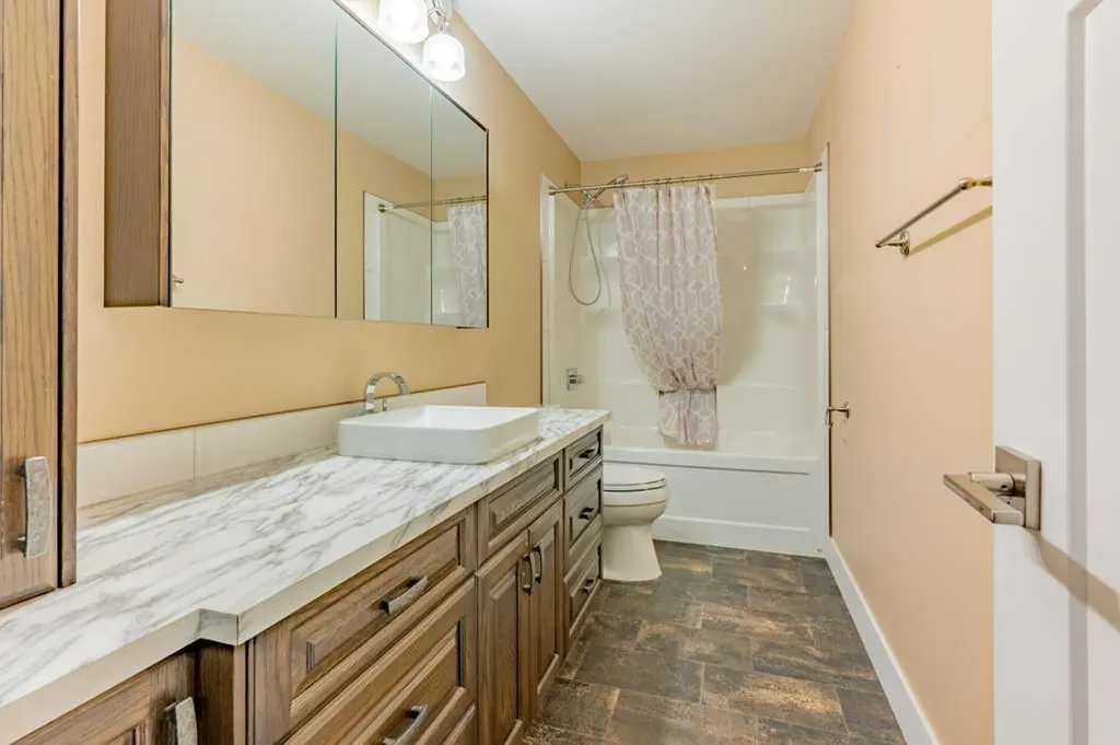 208 Westview Crescent W Bow Island AB T0K 0G0