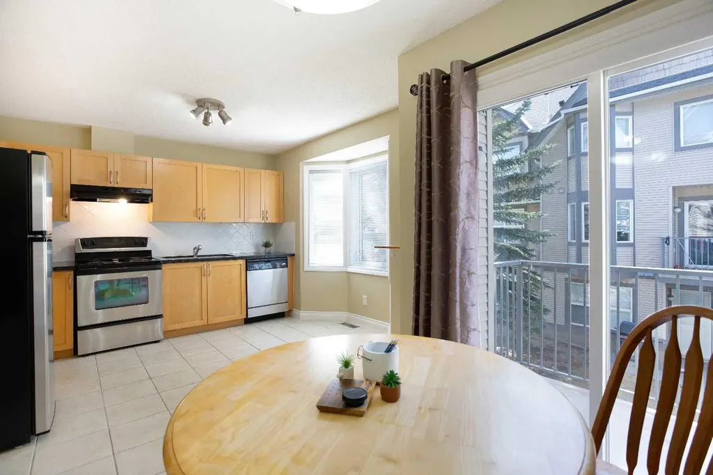 120 Cedarwood Lane SW Calgary AB T2W 6J3