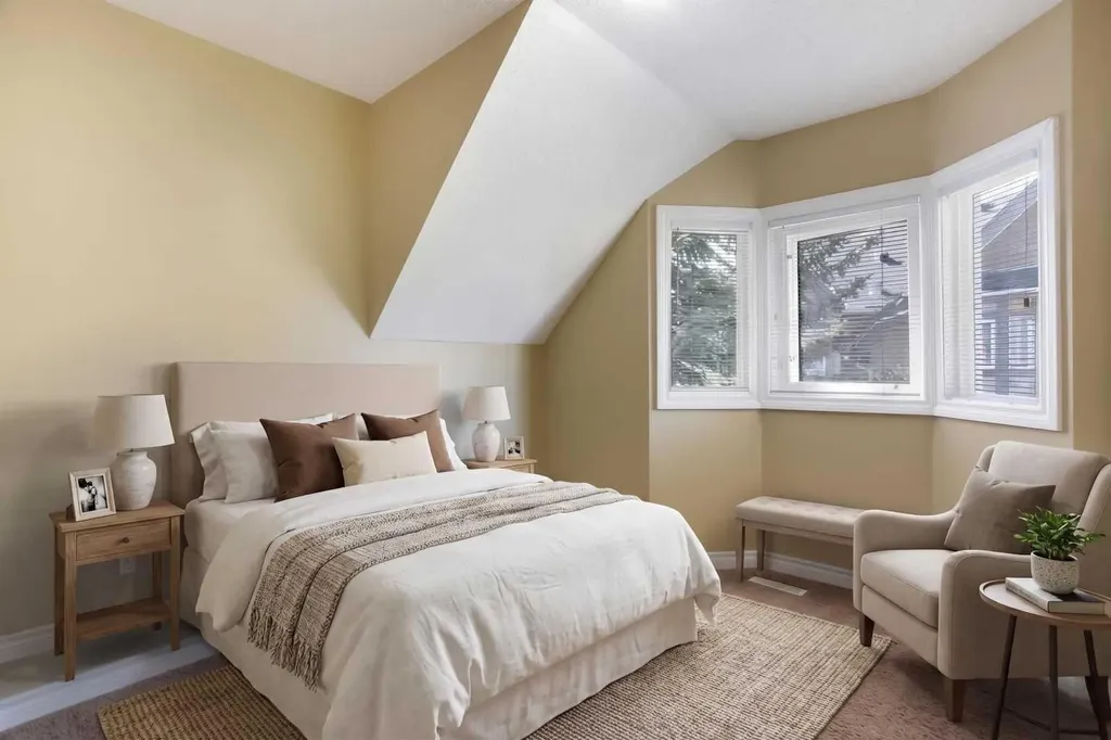 120 Cedarwood Lane SW Calgary AB T2W 6J3