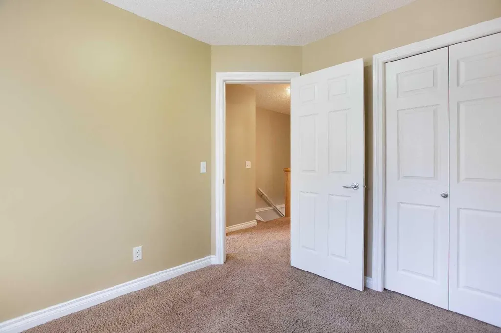 120 Cedarwood Lane SW Calgary AB T2W 6J3