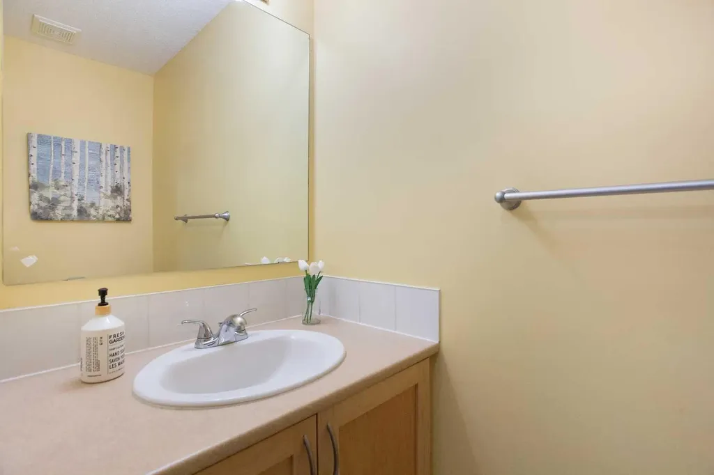 120 Cedarwood Lane SW Calgary AB T2W 6J3