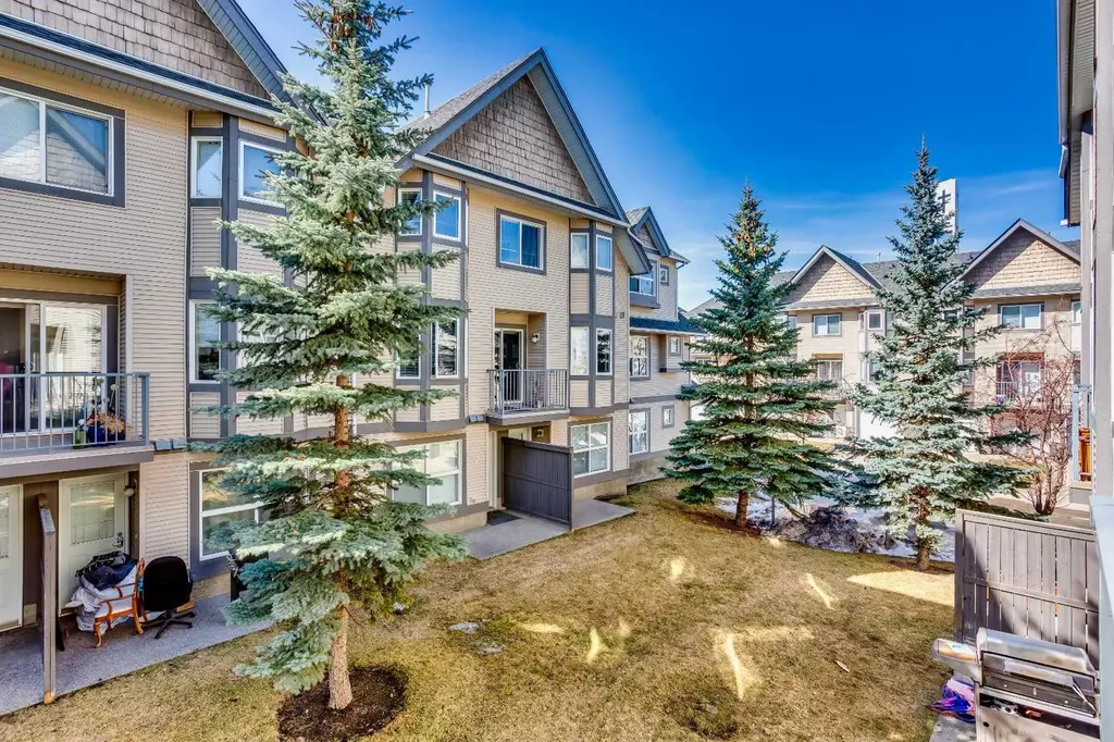 120 Cedarwood Lane SW Calgary AB T2W 6J3