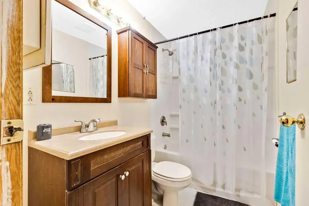 25 Knight Street Okotoks AB T1S1G3