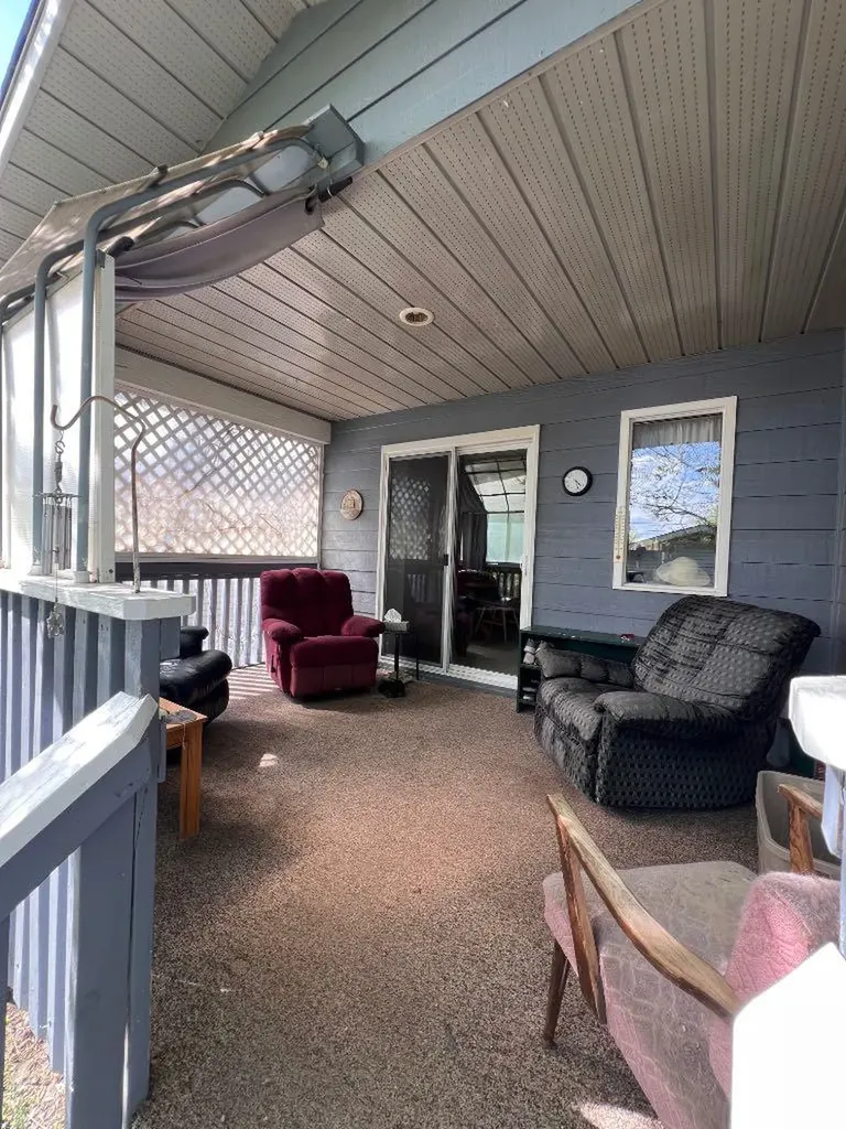 25 Knight Street Okotoks AB T1S1G3