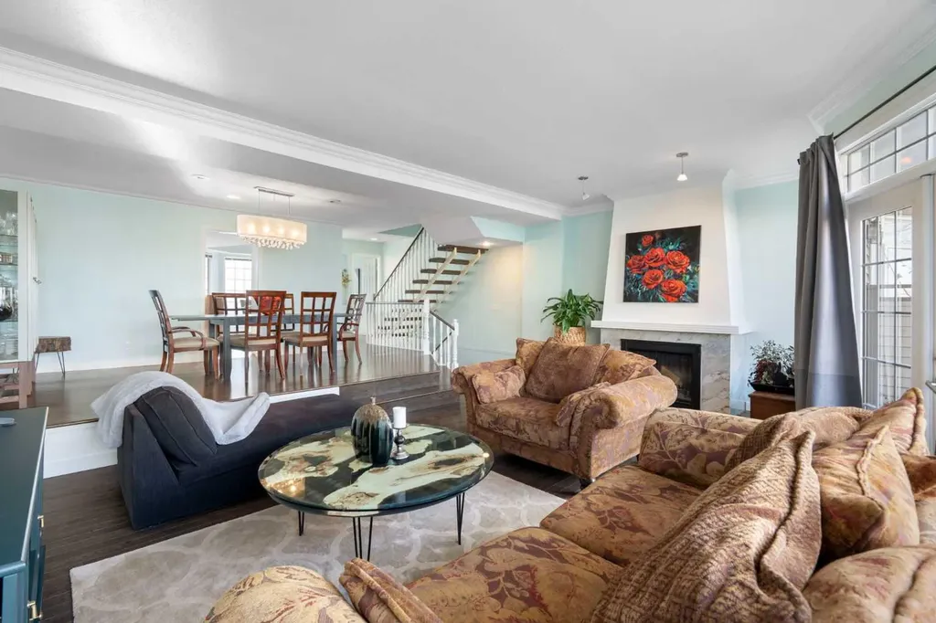3437 42 Street NW Calgary AB T3A 2M7
