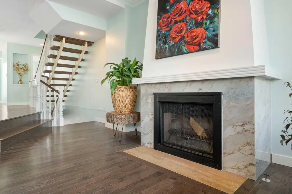 3437 42 Street NW Calgary AB T3A 2M7
