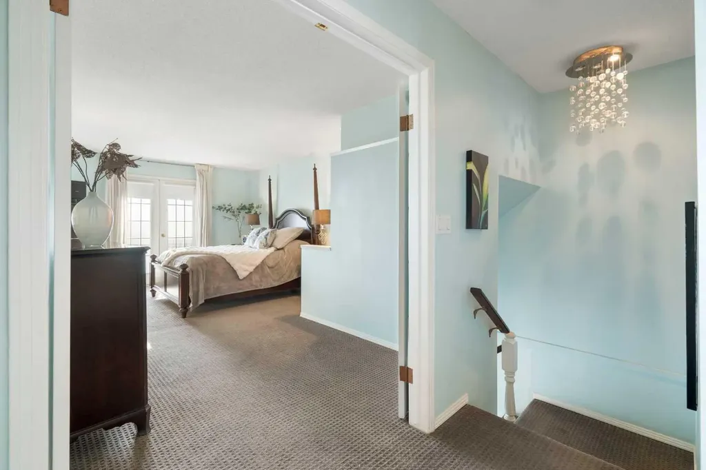 3437 42 Street NW Calgary AB T3A 2M7