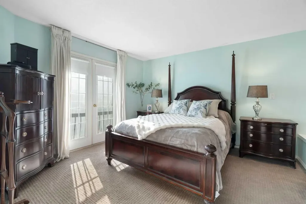 3437 42 Street NW Calgary AB T3A 2M7