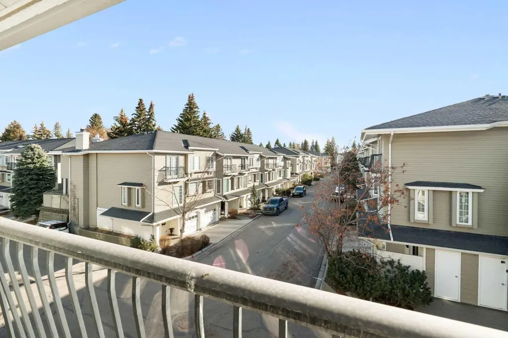 3437 42 Street NW Calgary AB T3A 2M7