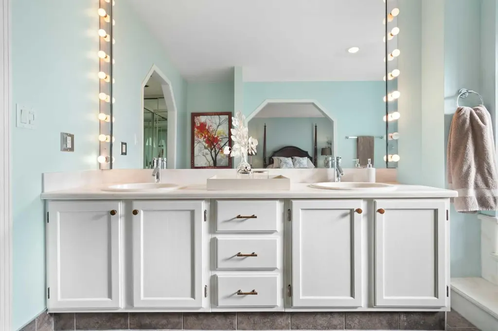 3437 42 Street NW Calgary AB T3A 2M7