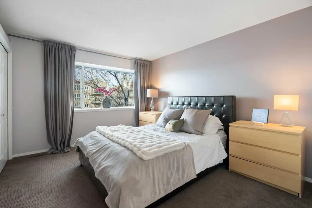 3437 42 Street NW Calgary AB T3A 2M7
