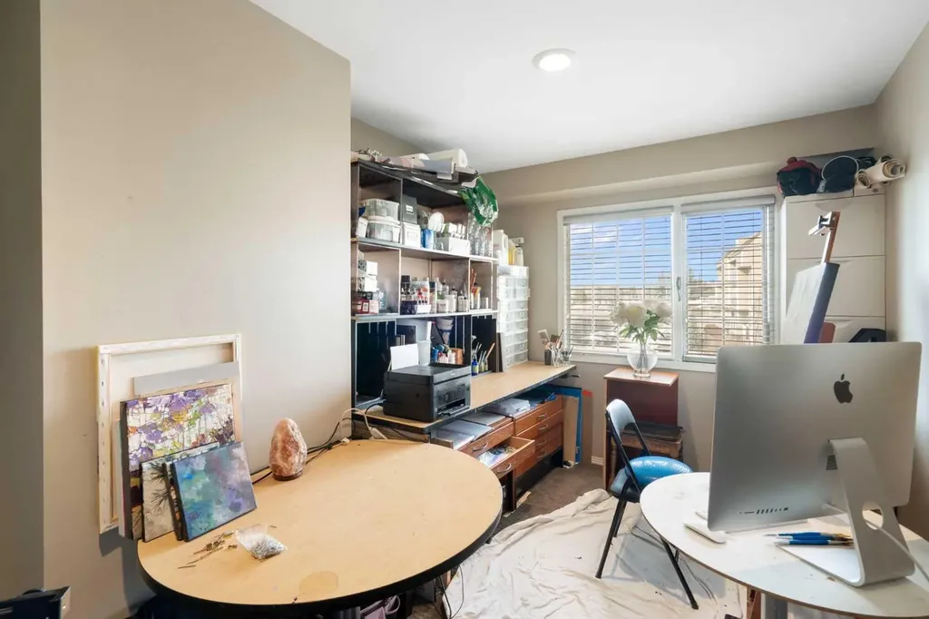 3437 42 Street NW Calgary AB T3A 2M7