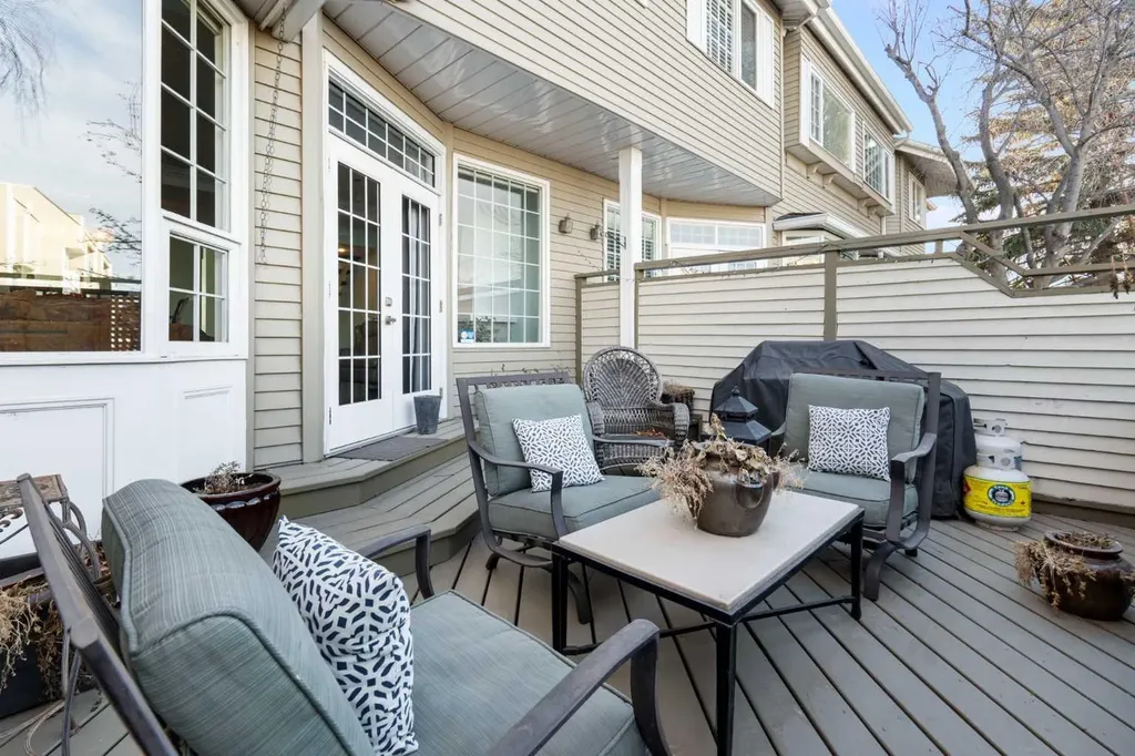 3437 42 Street NW Calgary AB T3A 2M7