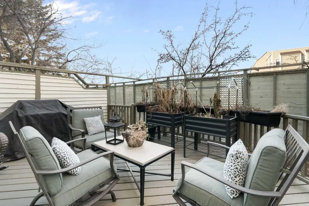 3437 42 Street NW Calgary AB T3A 2M7