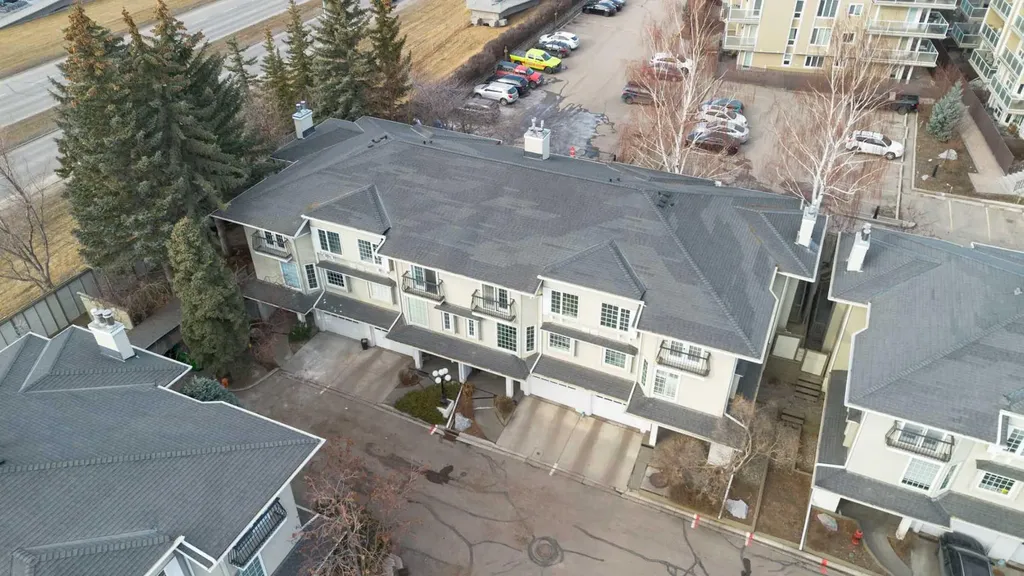 3437 42 Street NW Calgary AB T3A 2M7