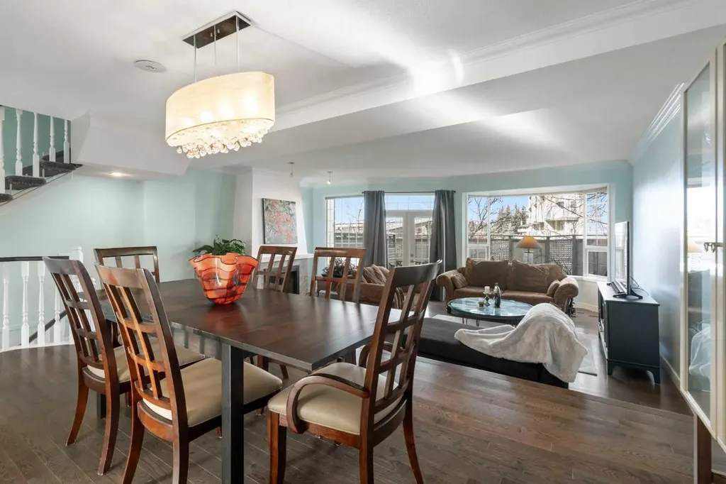 3437 42 Street NW Calgary AB T3A 2M7