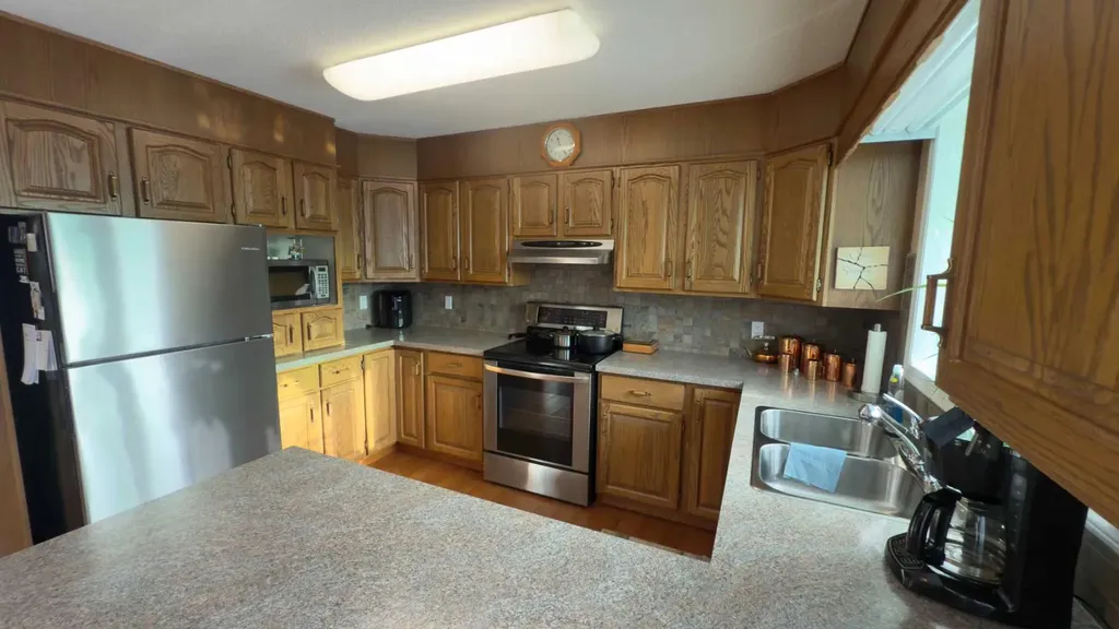 317 6 Avenue W Hanna AB T0J1P0