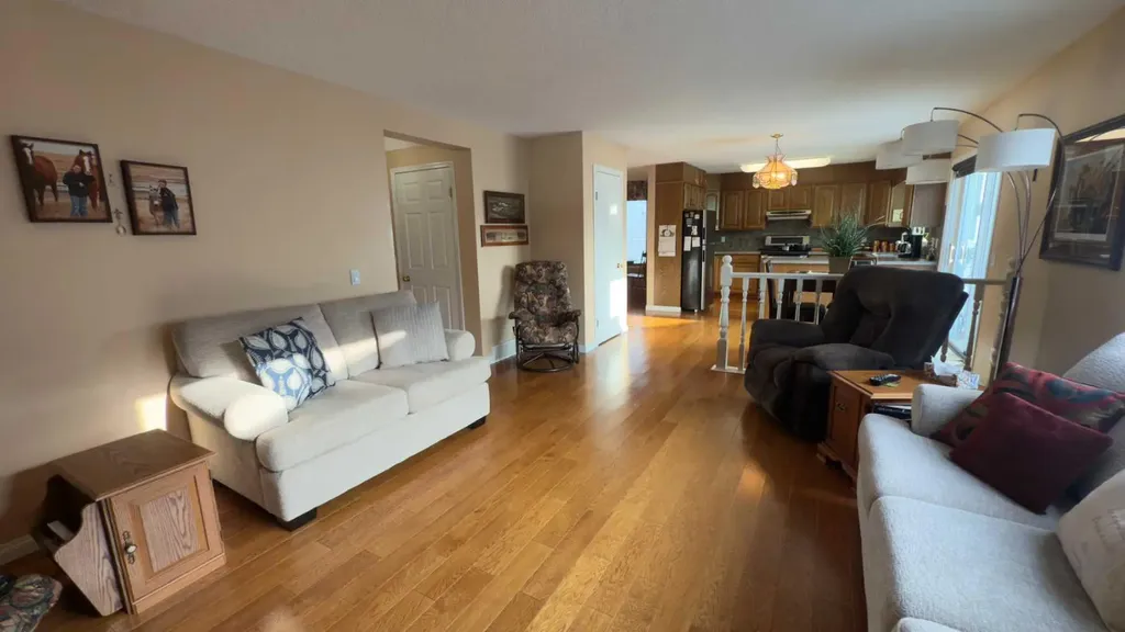 317 6 Avenue W Hanna AB T0J1P0