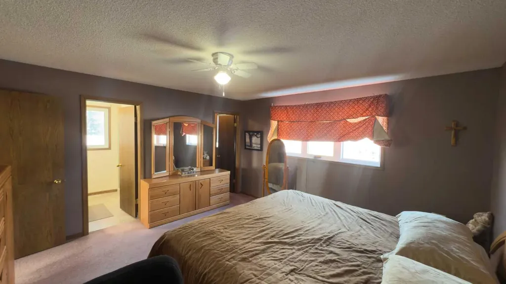 317 6 Avenue W Hanna AB T0J1P0