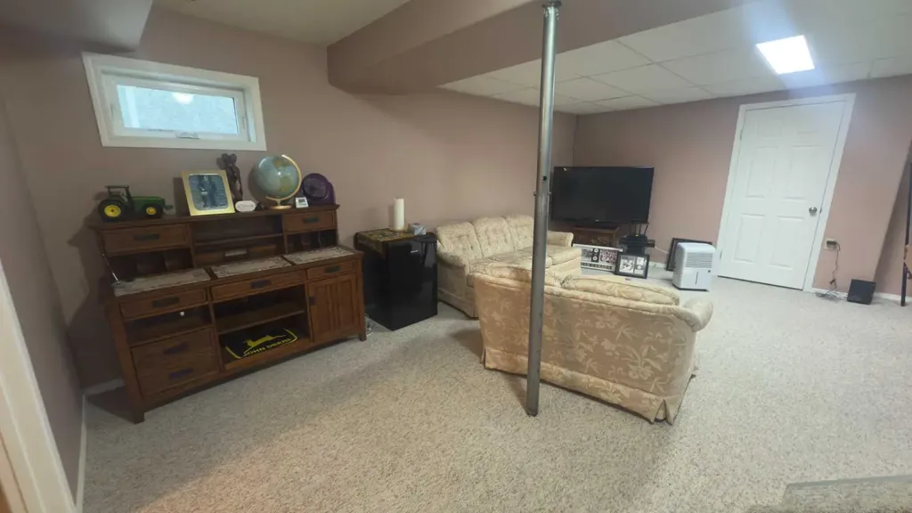 317 6 Avenue W Hanna AB T0J1P0